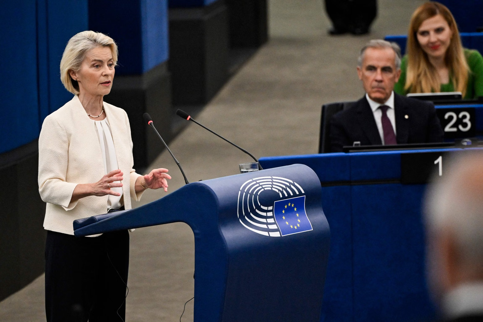UE PLANEA INCORPORAR A CANADA COMO MIEMBRO ASOCIADO